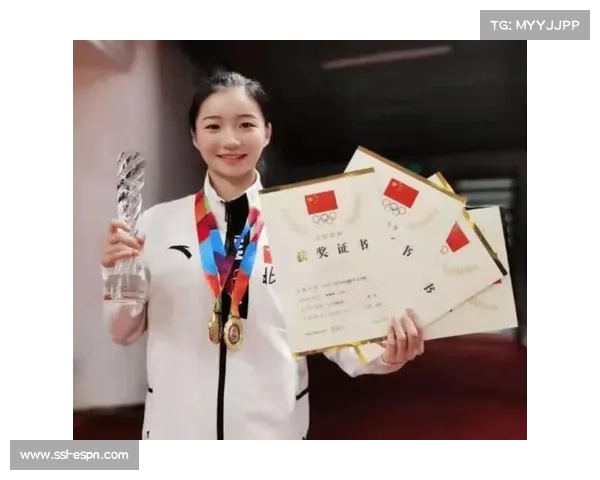 温州姑娘廖依琳携手队友勇夺中国空手道女子团体历史首枚世界冠军金牌 温州姑娘廖依琳携手队友勇夺中国空手道女子团体历史首枚世界冠军金牌